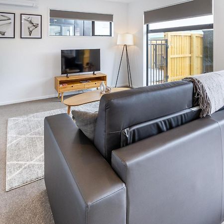 2Br Townhouse: Cosy, Close To City, Car Park Крайстчърч Екстериор снимка