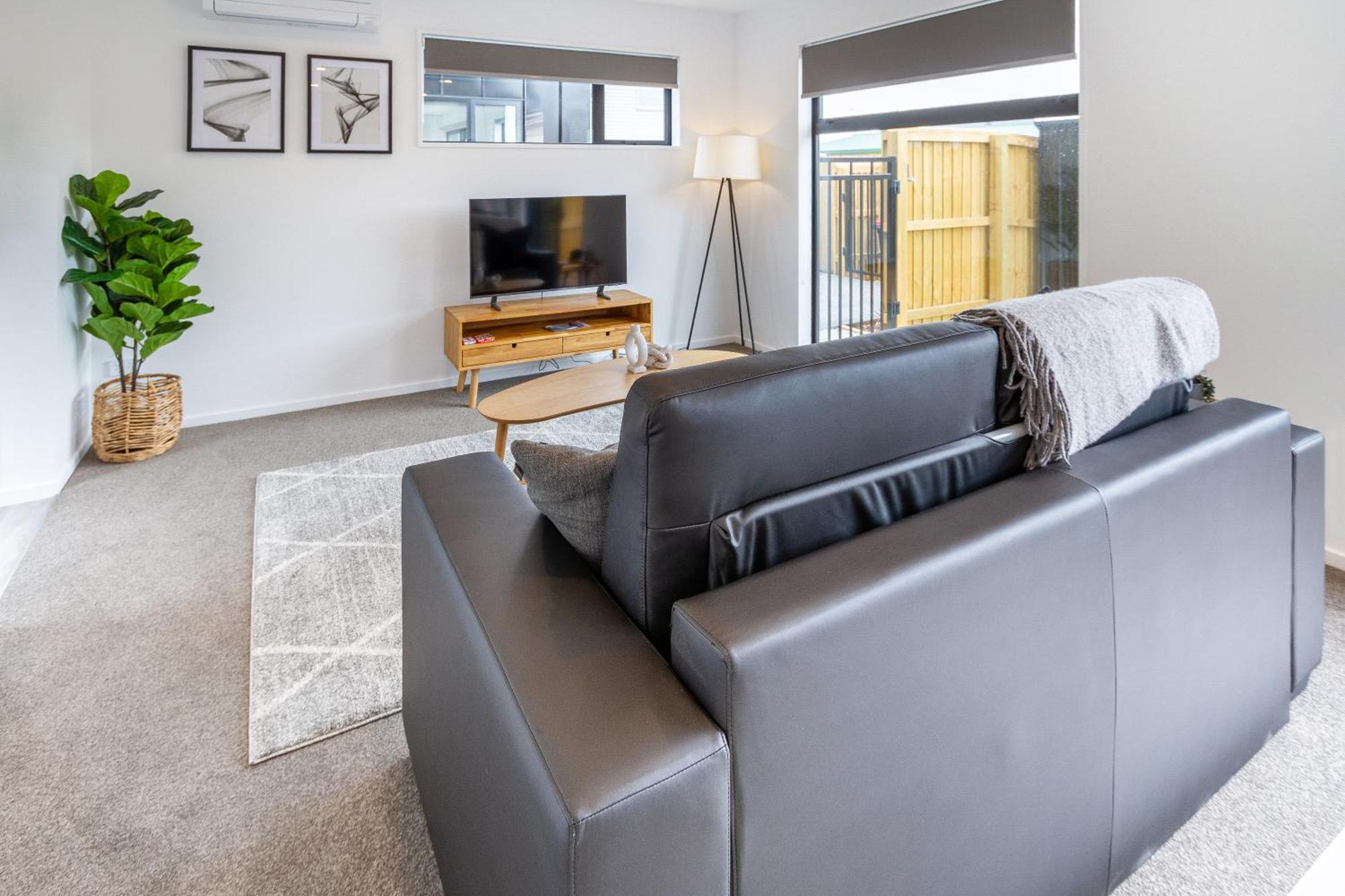 2Br Townhouse: Cosy, Close To City, Car Park Крайстчърч Екстериор снимка