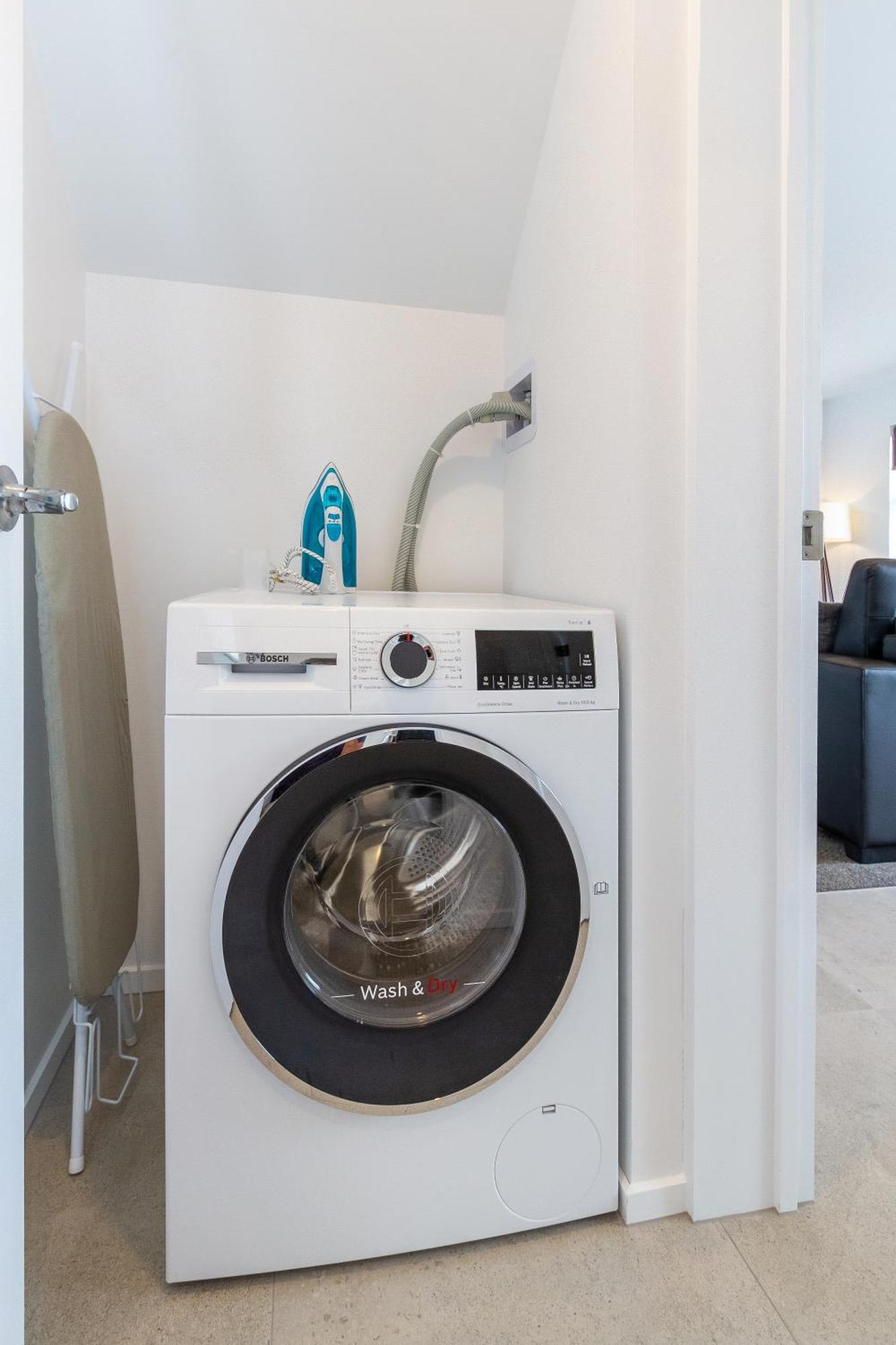 2Br Townhouse: Cosy, Close To City, Car Park Крайстчърч Екстериор снимка