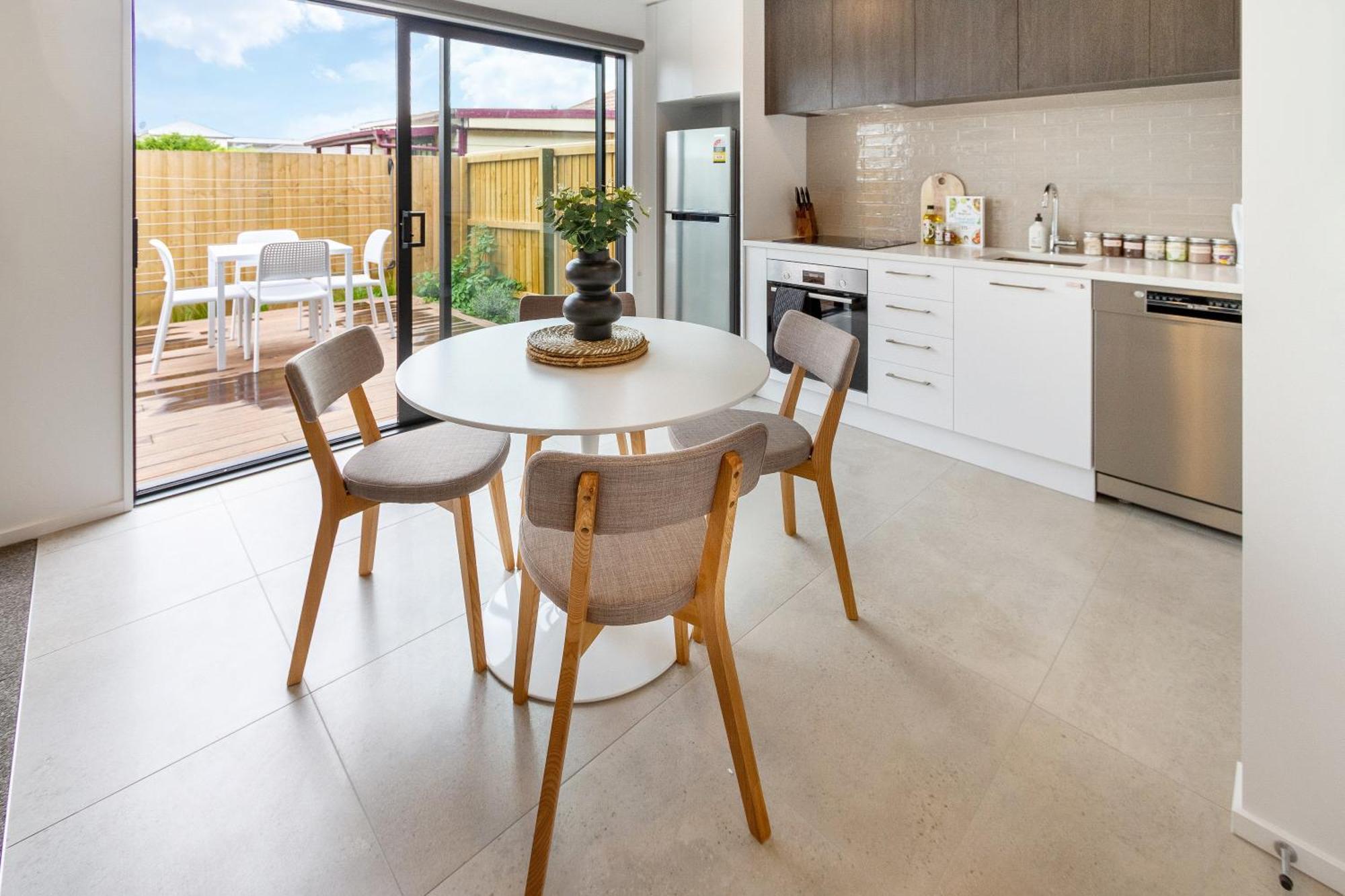 2Br Townhouse: Cosy, Close To City, Car Park Крайстчърч Екстериор снимка