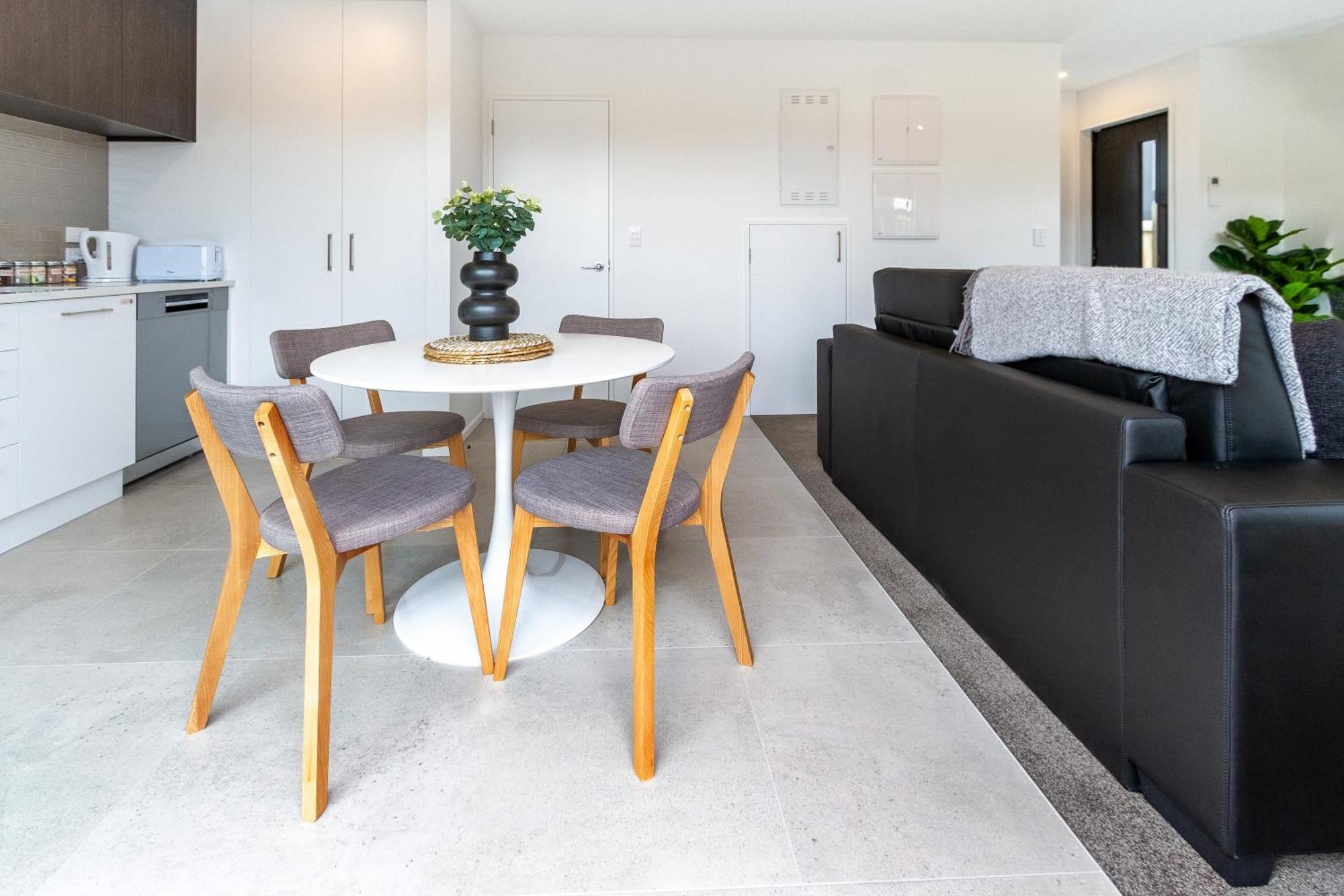 2Br Townhouse: Cosy, Close To City, Car Park Крайстчърч Екстериор снимка