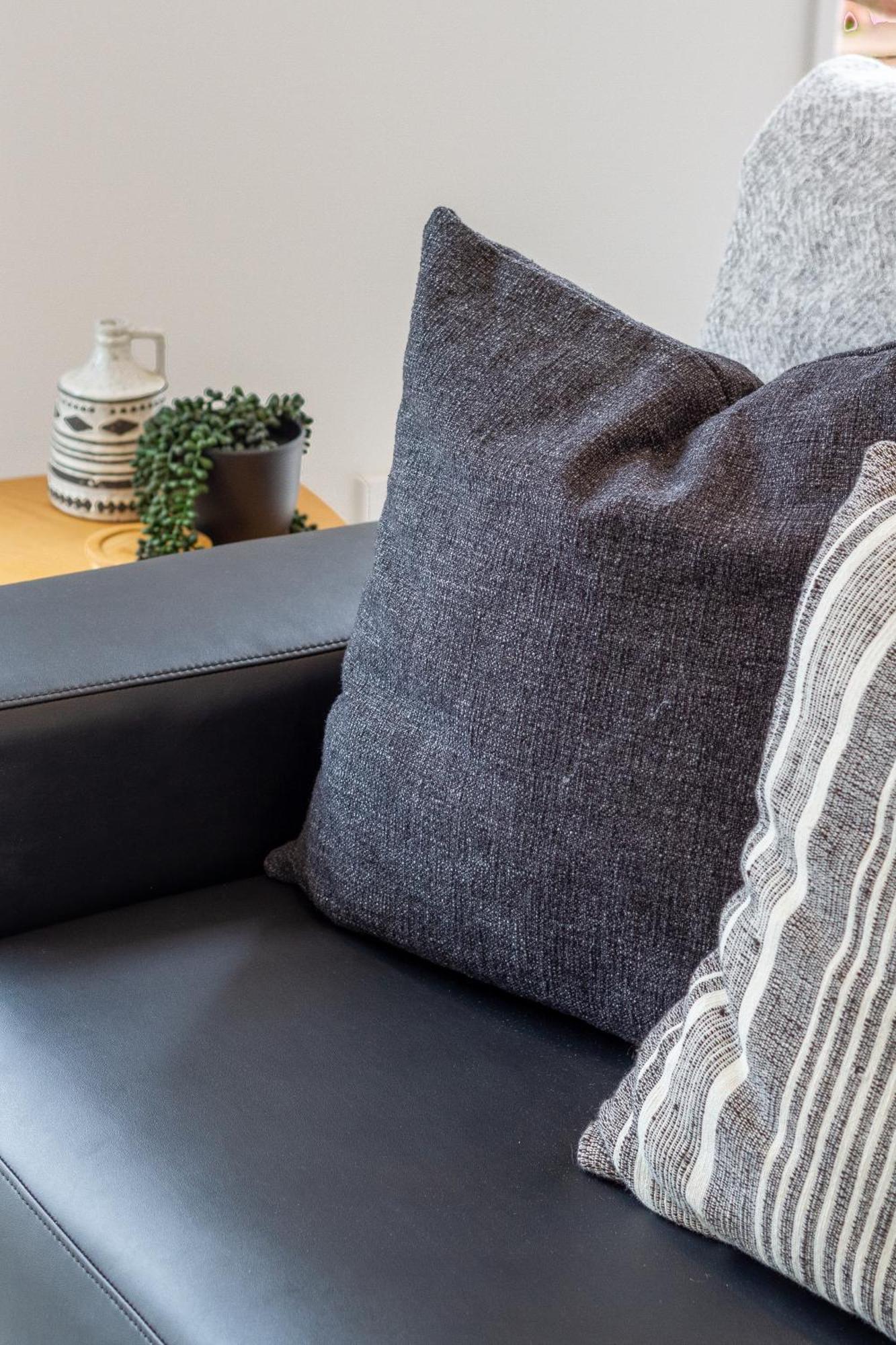 2Br Townhouse: Cosy, Close To City, Car Park Крайстчърч Екстериор снимка