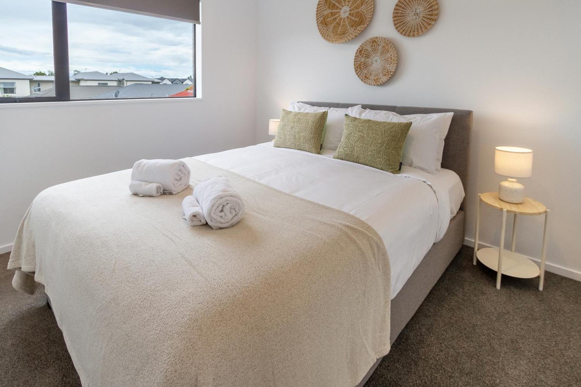 2Br Townhouse: Cosy, Close To City, Car Park Крайстчърч Екстериор снимка